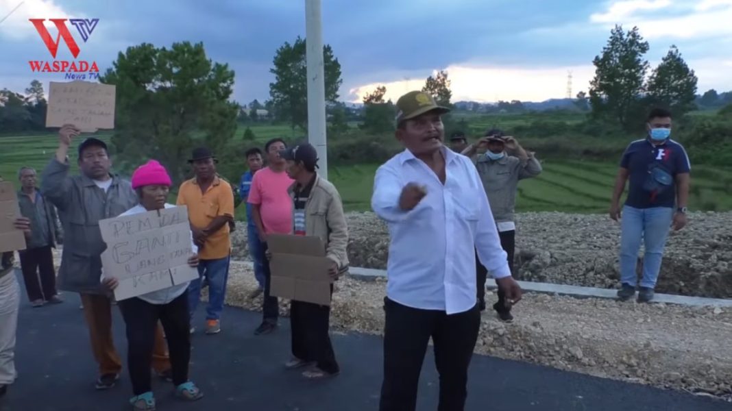 Warga Desa Lumban Julu demo ganti rugi tanah jalan ringroad