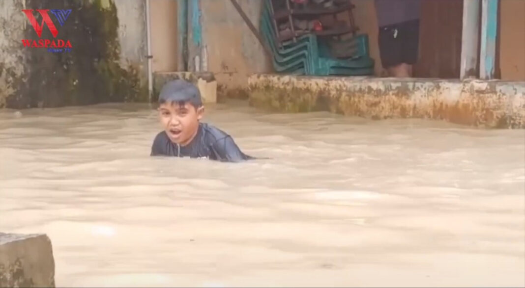 Dua Sungai Meluap Ratusan Rumah Terendam