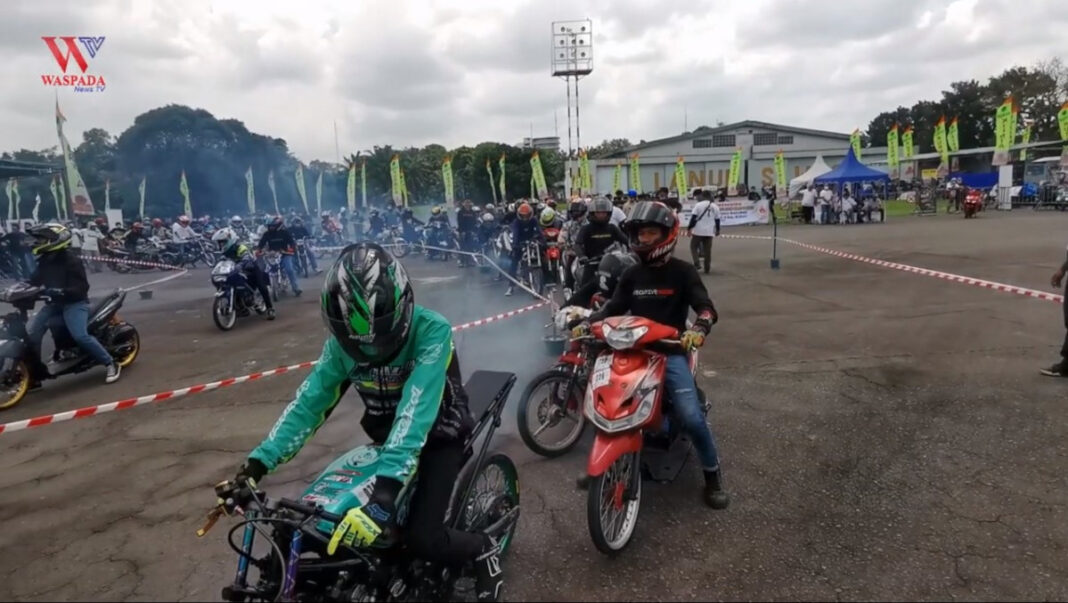 Gairah Balap Drag Race Di Medan Tinggi, Peserta MembludakGairah Balap Drag Race Di Medan Tinggi, Peserta Membludak