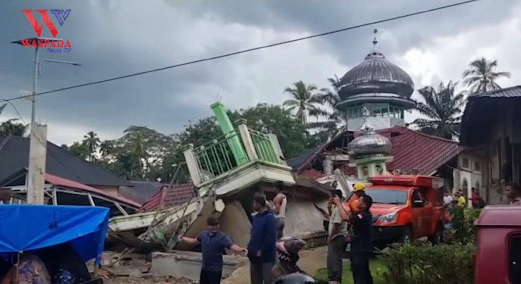 Update Gempa Sumbar Ribuan Warga Mengungsi