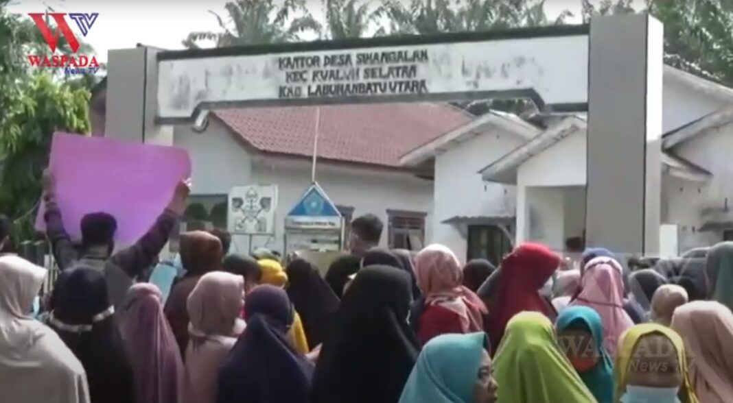 Satu Keluarga Jadi Calon Kepala Desa Ratusan Warga Demo Panitia Pilkades