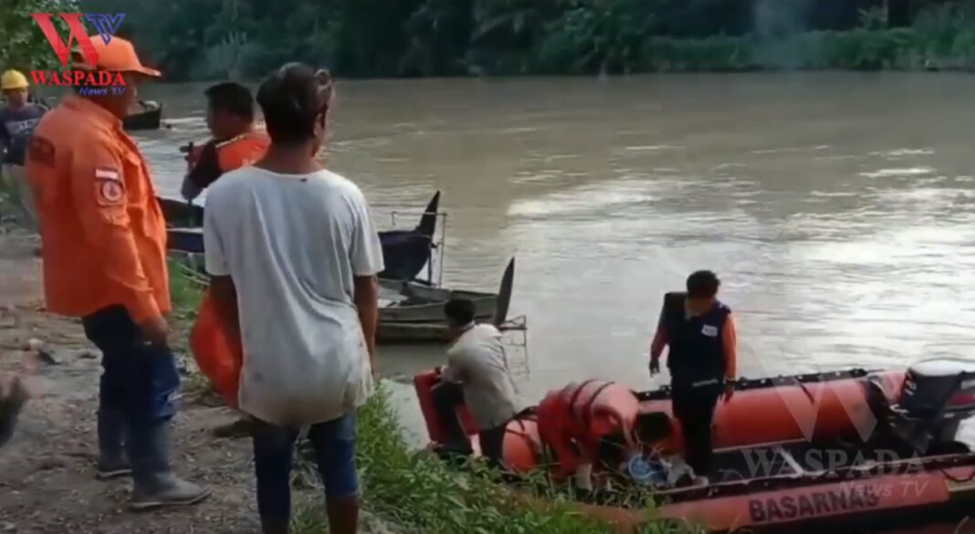 Bocah Perempuan Hilang Terbawa Arus Sungai Padang