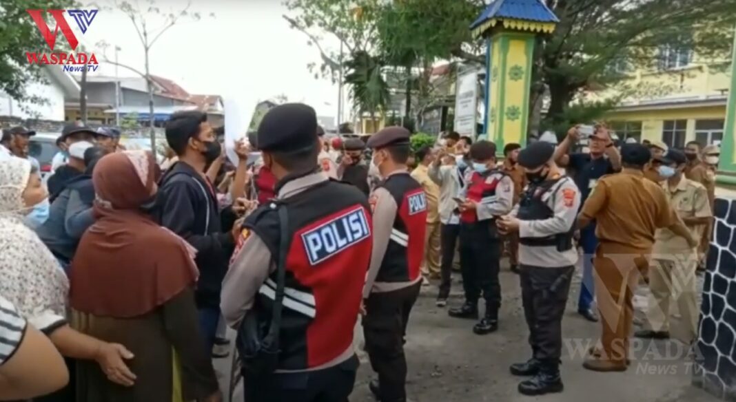 Tolak Kepala Lingkungan Camat Medan Belawan Didemo