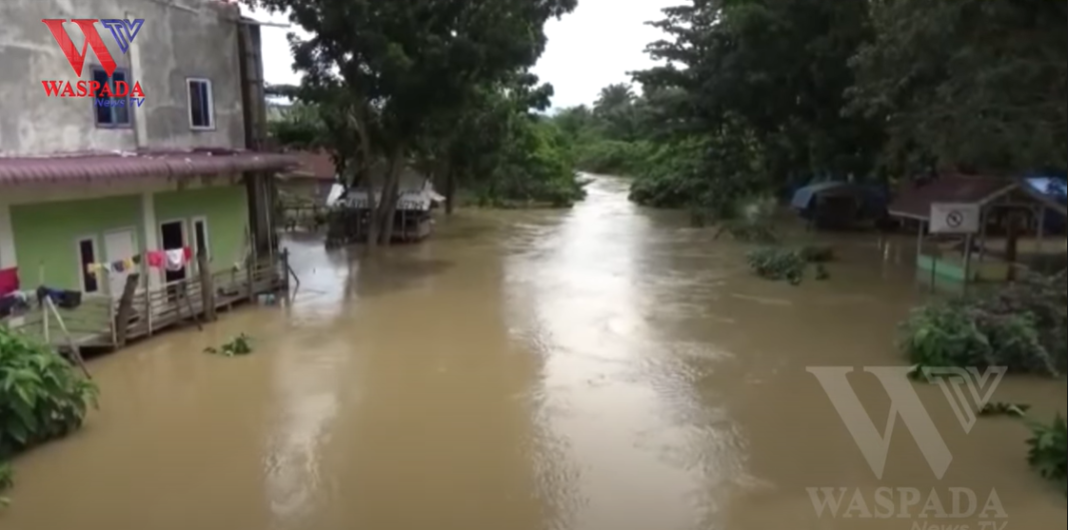 Sungai Aek Kanopan Meluap ‼️ Ratusan Rumah Terendam Banjir