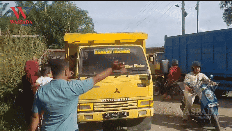 Tolak Pabrik Kelapa Sawit Di Labuhan Batu ‼️ Ratusan Warga Hadang Truck TBS