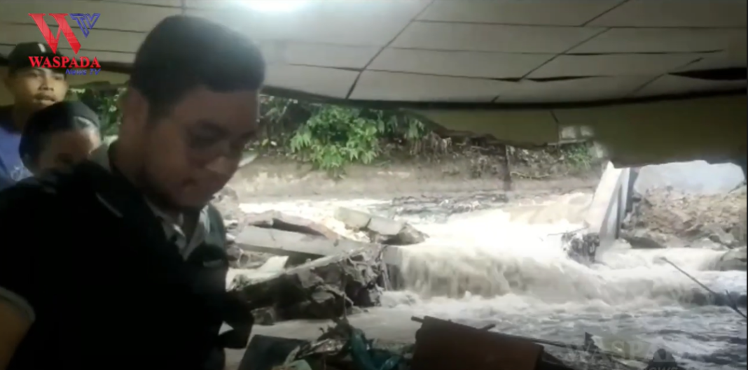 Tanggul Sungai Jebol ‼️ Sekolah Terendam Banjir