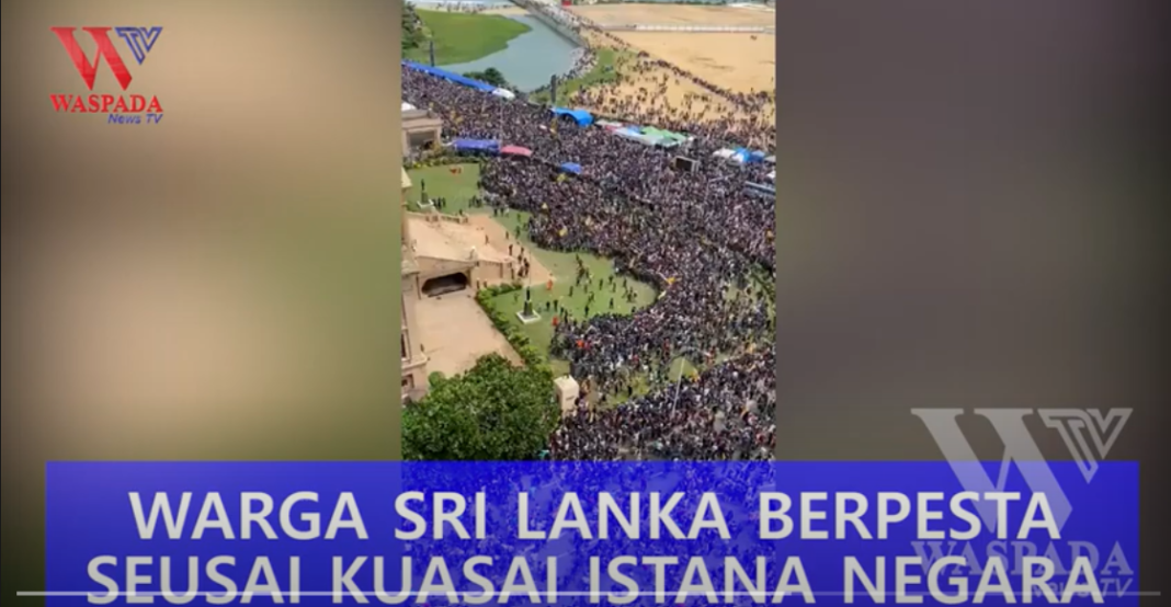 Warga Sri Lanka Berpesta Seusai Kuasai Istana Negara