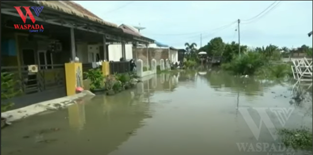 Banjir Aek Kanopan Labuhanbatu Utara Mulai Surut