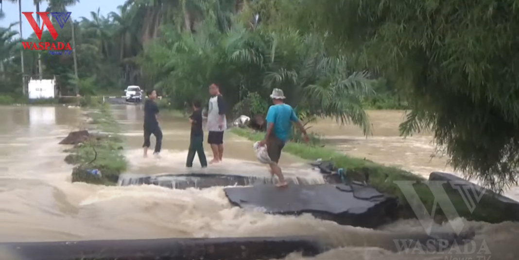 Sungai Punden Rejo Di Kabupaten Deli Serdang Meluap 4 Desa Terisolir