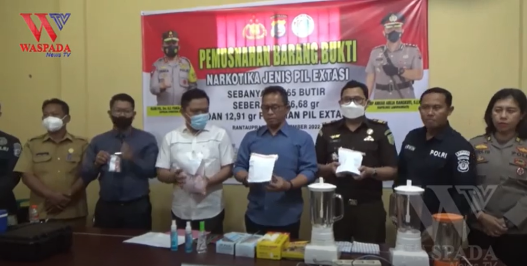 Ribuan Pil Ekstasi Dari Dua Tersangka Pengedar Narkoba Di Labuhanbatu Dimusnahkan