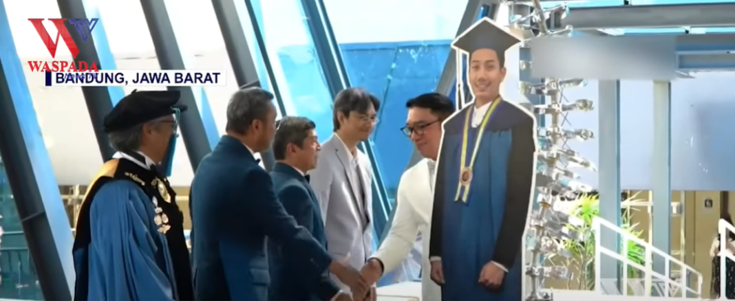 Ridwan Kamil Mewakili Prosesi Wisuda Sang Anak, Mendiang Emmeril Kahn Mumtaz