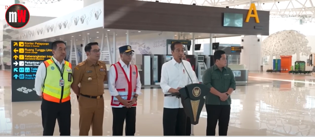 Jokowi Senang Usai Tinjau Bandara Internasional Kertajati